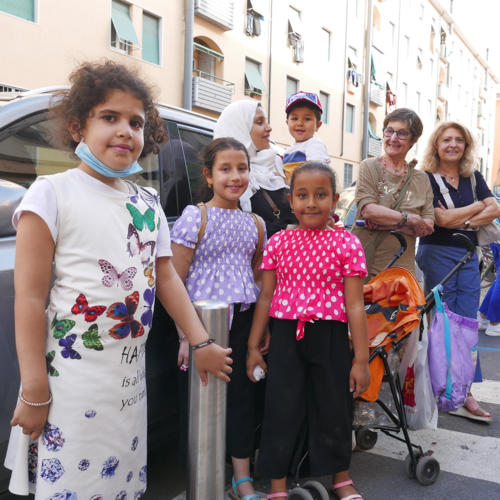 E poi i bimbi. Con i loro sguardi curiosi...